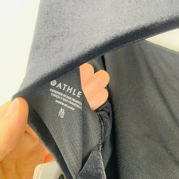 NWT Athleta Velvet Cut Out Crop in Black Size XL - Picture 4 of 8